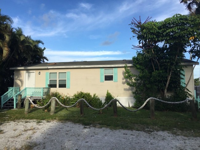 Building Photo - 2533 NE Indian River Drive