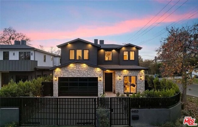 Foto del edificio - 4453 Gentry Ave