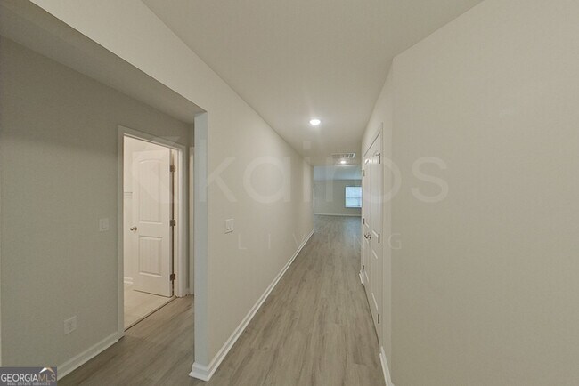 Building Photo - 19 Carrollton Dr