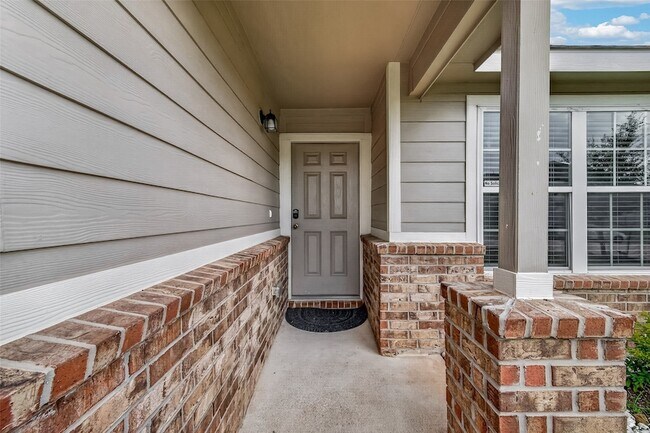 Building Photo - 3302 Alberelli Dr