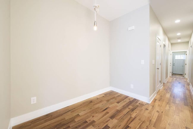 Building Photo - 1600 E Belleview Pl