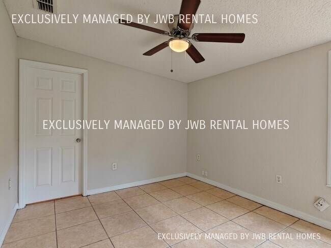 Building Photo - 10309 Monaco Dr