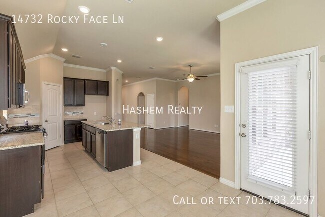 Building Photo - Welcome to your dream home!