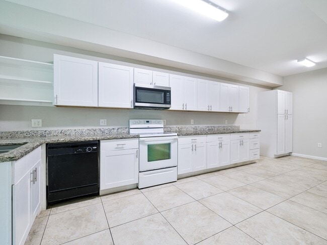 Building Photo - 12658 Briar Patch Dr