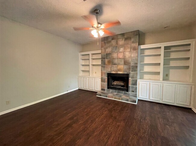 Building Photo - 171 W Ridge Dr