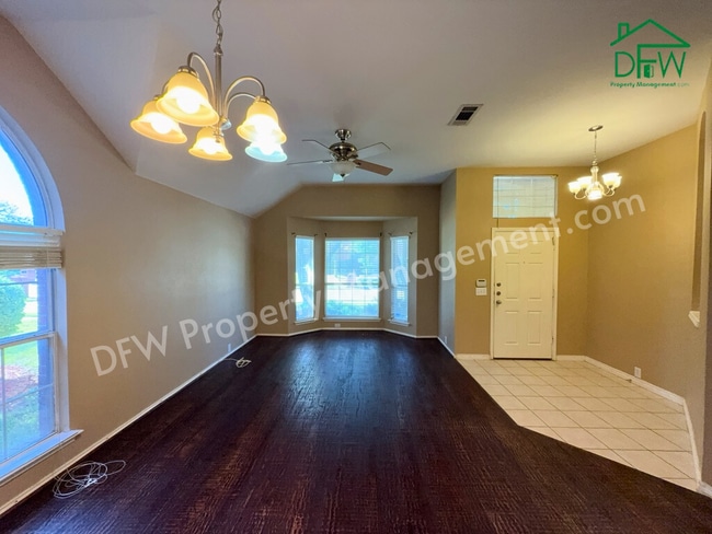 Foto del edificio - 3024 Peppercorn Dr