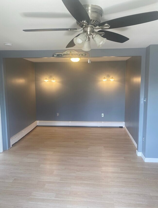 Building Photo - 19 Loring Rd