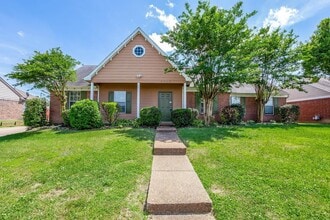 Building Photo - 6719 Ross Manor Dr