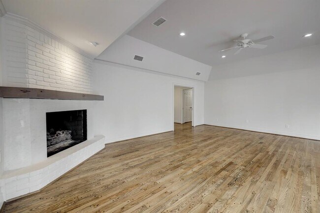 Building Photo - 6219 Cedar Creek Dr