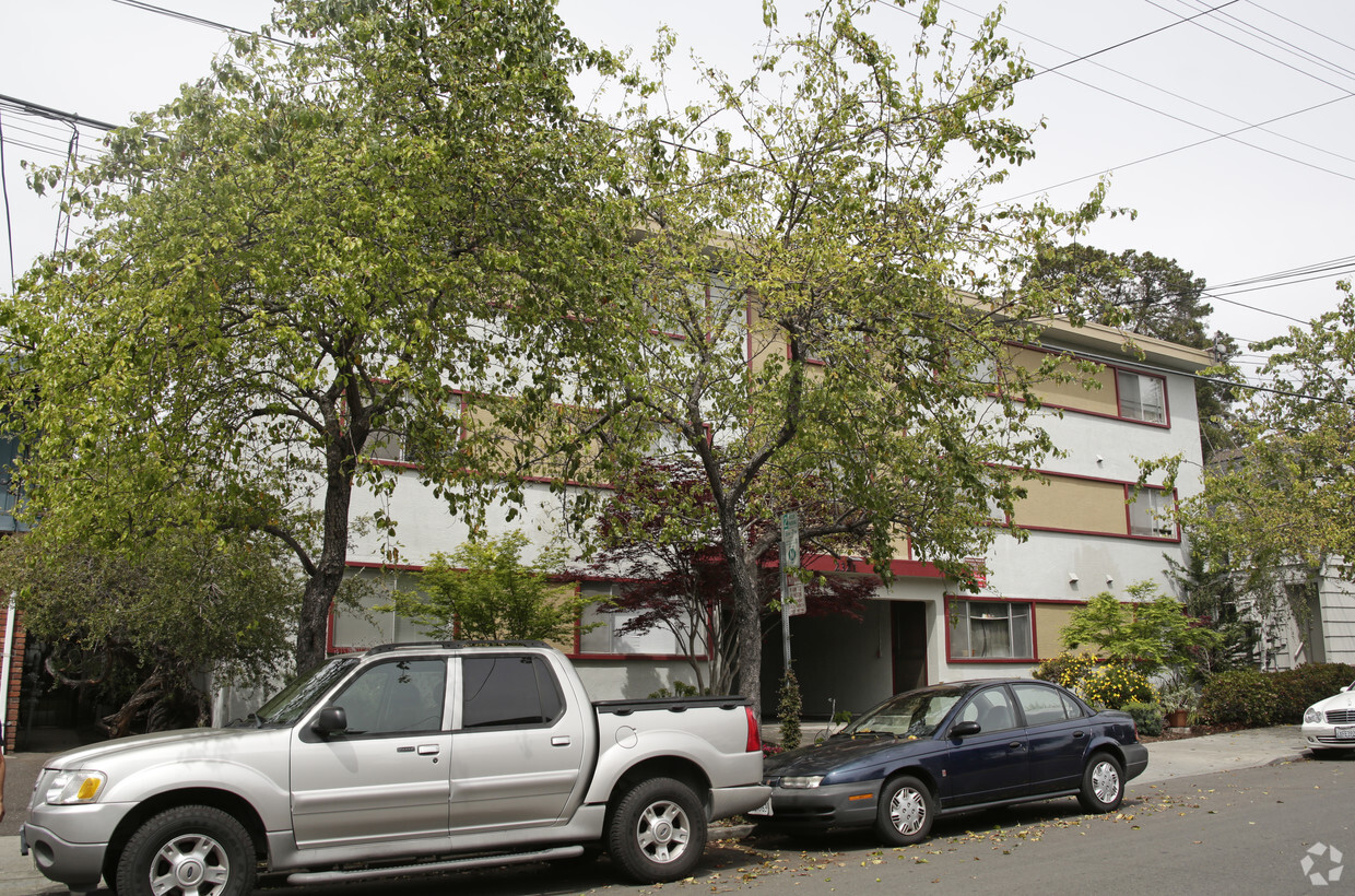 Building Photo - Webster Poolside Apartments