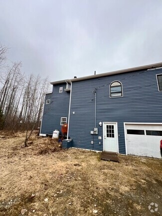 Building Photo - 1894 Perkins Dr