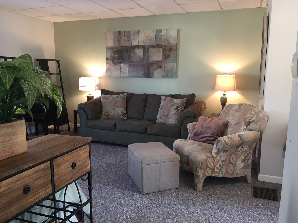 Furnished Living Room - 2318 E Fernwood Ave