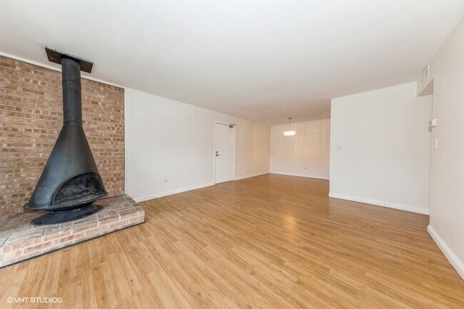 Foto del edificio - 6173 Knoll Ln Ct