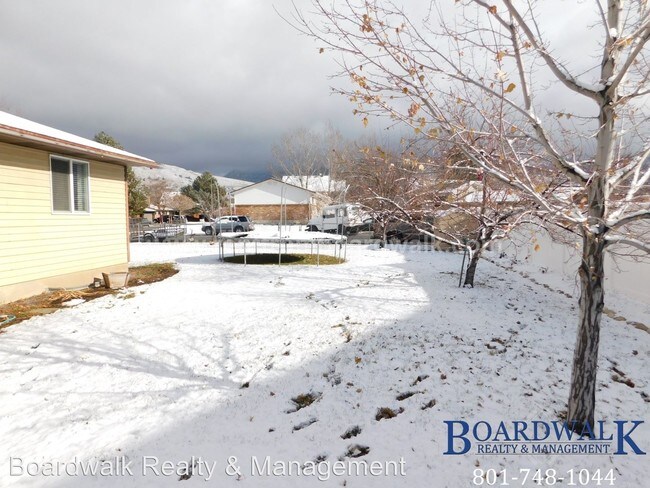 Building Photo - 5 br, 2 bath House - 832 E 1030 N