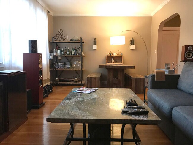 Foto del edificio - 22 Fairbanks St