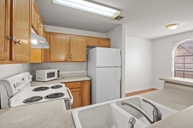 Foto del edificio - 2972 Juniper Hills Blvd