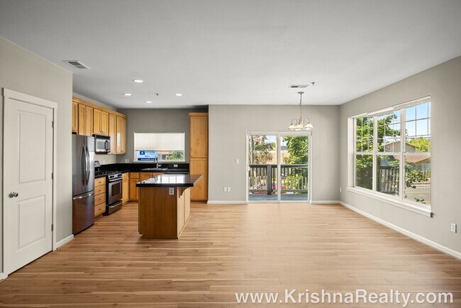Foto del edificio - Spectacular 3BD* 2.5 BA* Condo*by Nike Wor...