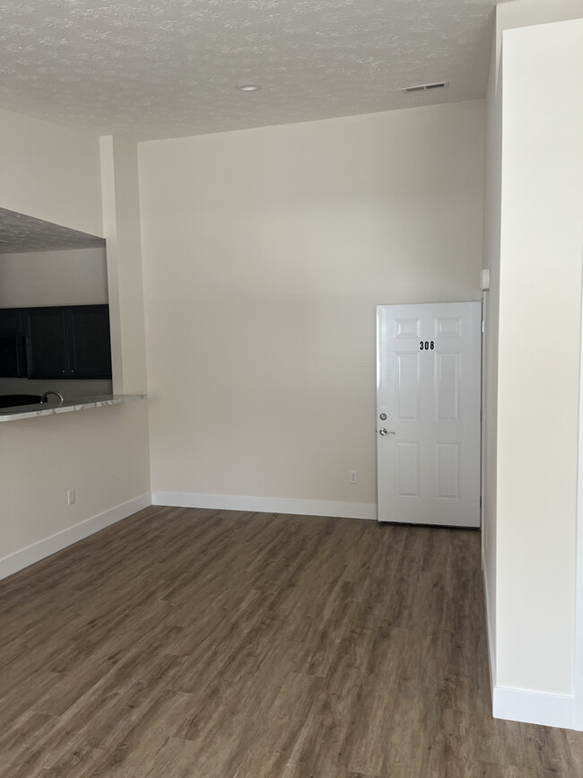 Foto del edificio - 809 Courtyard Ln