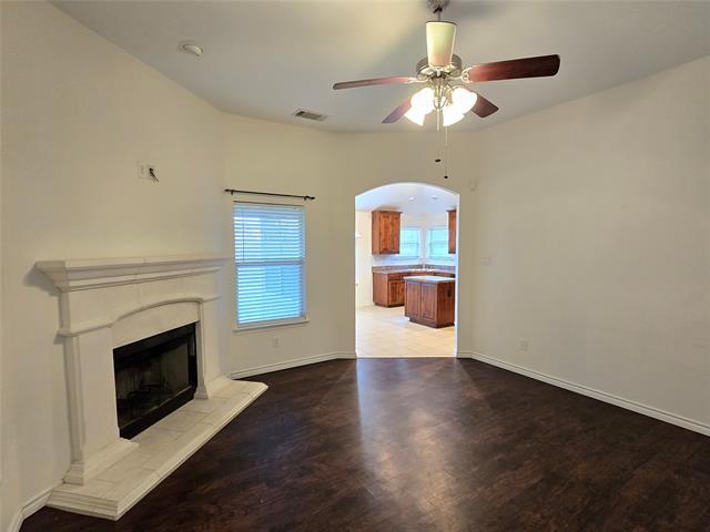 Foto del edificio - 124 Bridlewood St