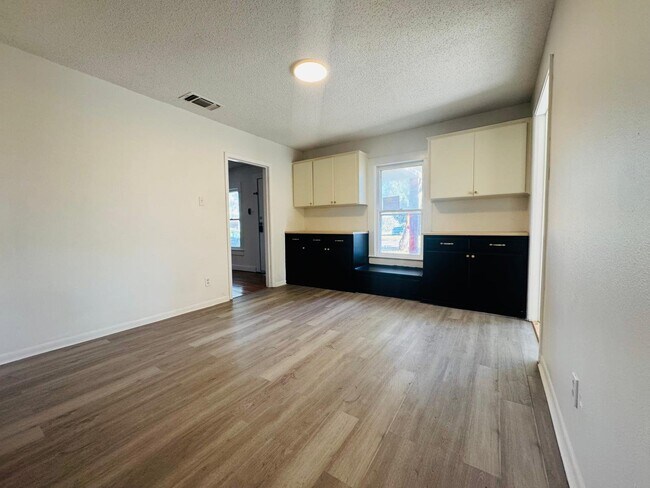Foto del edificio - 630 E 44th St