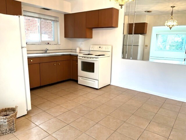 Foto del edificio - 724 N Western Ave
