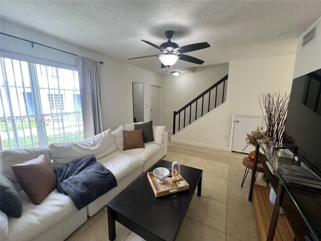 Foto del edificio - 19372 SW 103rd Ct