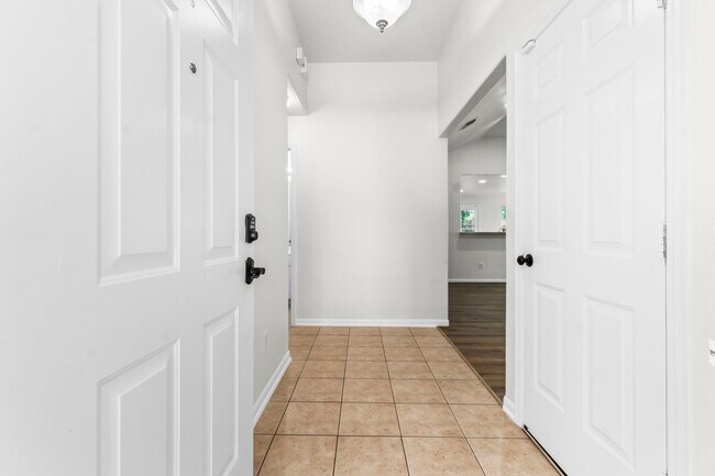 Foto del edificio - 155 Fairwind Trail Dr