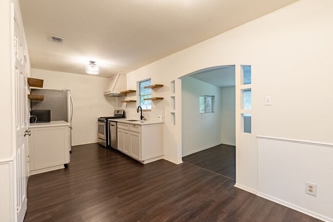 Foto del edificio - 6505 Pevensey Dr
