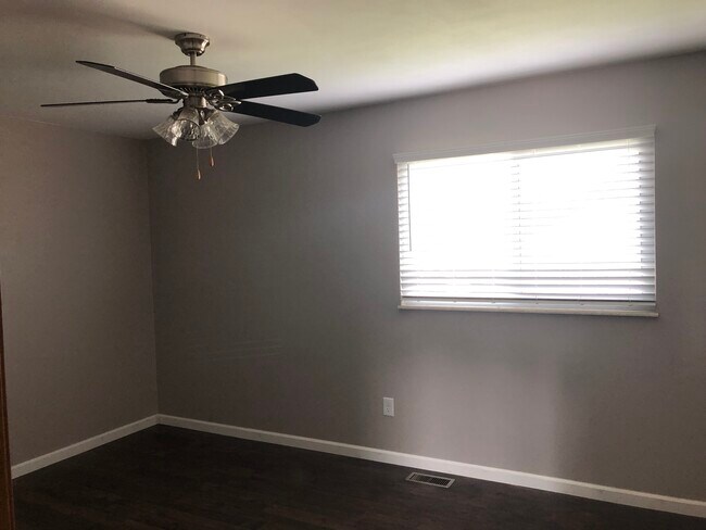 Master Bedroom - 1 Spring Meadow Ct