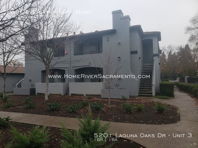 Building Photo - 5201 Laguna Oaks Dr
