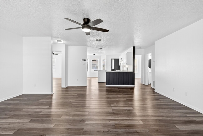 Building Photo - 4408 Janelle Dr