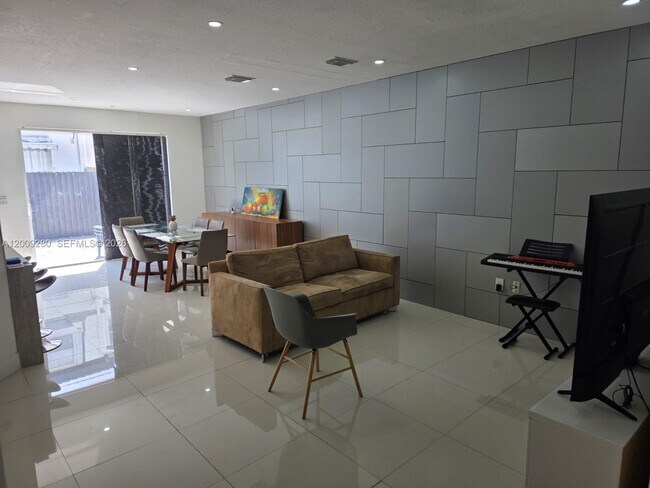 Foto del edificio - 7841 NW 116 Pl