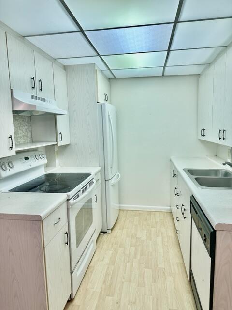 Building Photo - 3063 Ainslie Dr