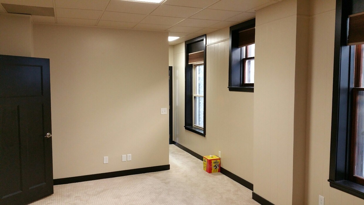 Foto principal - 303 Broadway N