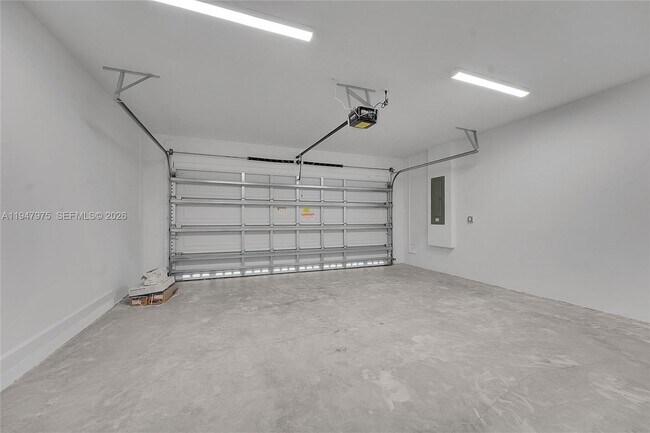 Foto del edificio - 1687 Hoot Owl Holw