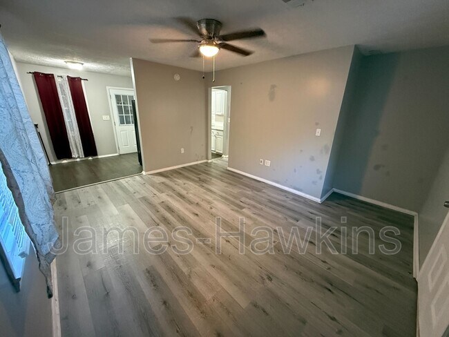 Building Photo - 3534 Farwood Dr