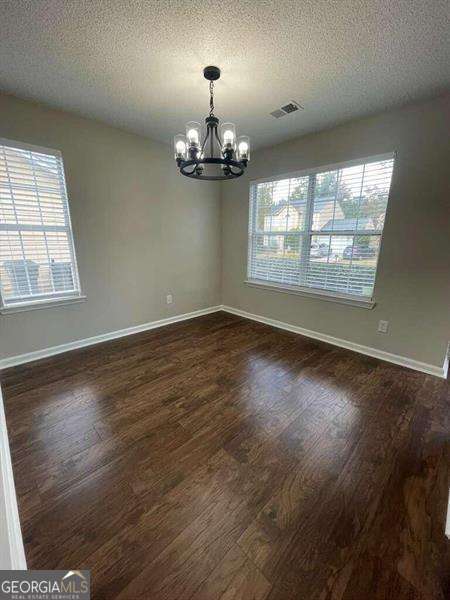 Foto del edificio - 2200 Burdett Ridge Dr
