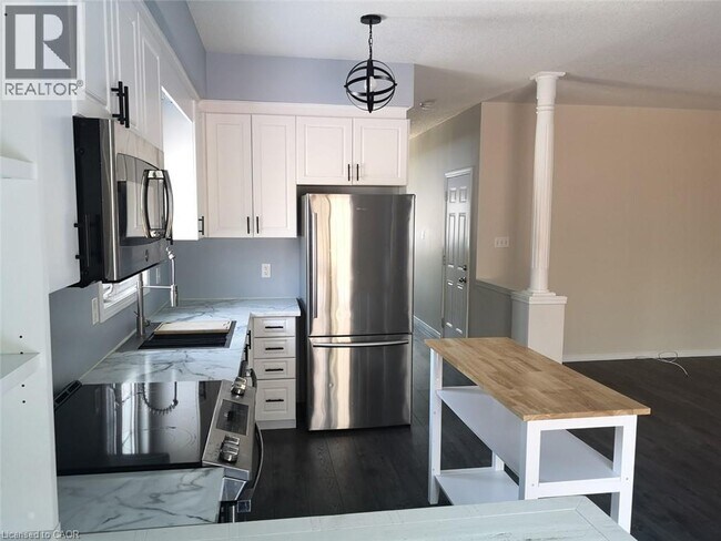 Building Photo - 559 Wood Nettle Way