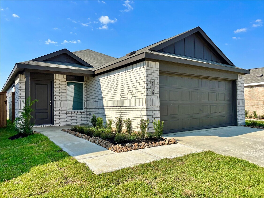 Foto principal - 1735 W Stroker Rd
