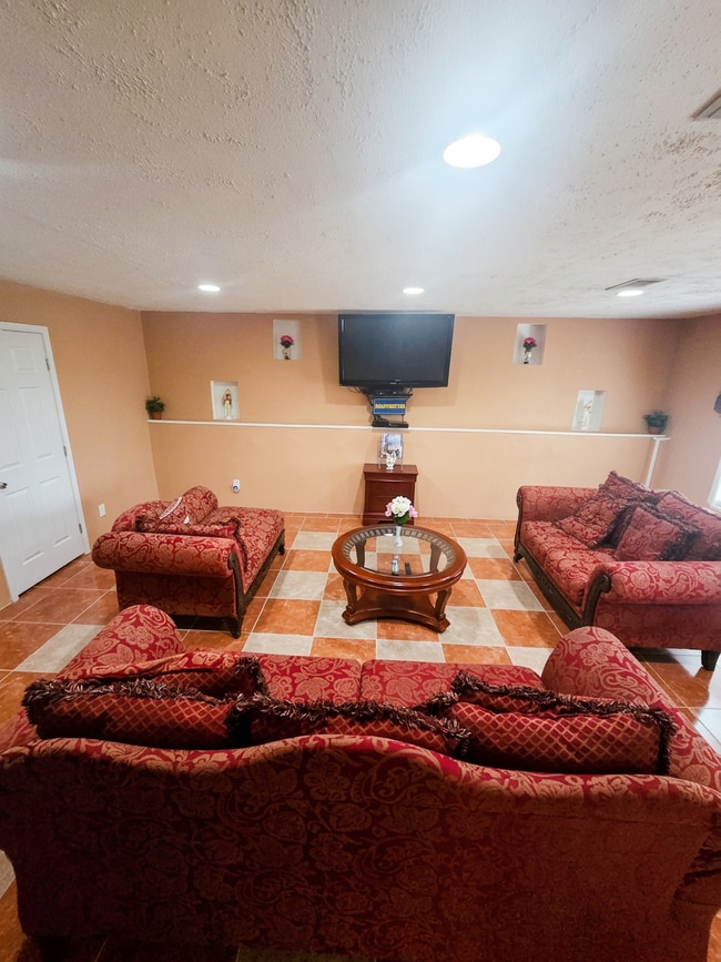 Building Photo - 311 Springs Crossing