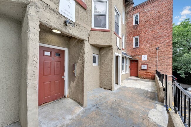 Building Photo - 73 Almont St