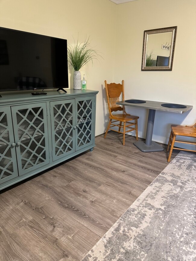 Building Photo - 1429 South Ave