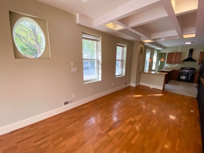 Foto del edificio - Stunning Two Bedroom/3.5 Bath End-of-Group...