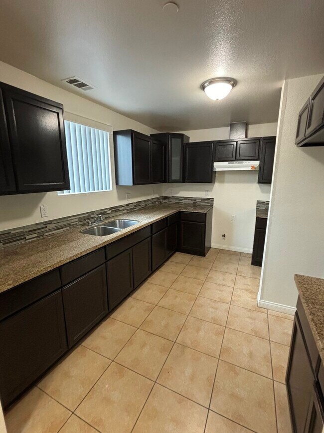 Foto del edificio - 216 E 97th St