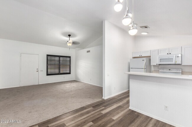 Foto del edificio - 19 W Piute Ave