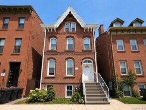 Building Photo - 167 Liberty St