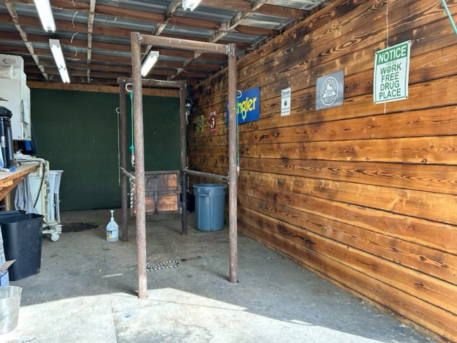 Building Photo - 60 N 160 E