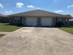 Building Photo - 4303 Elms Run Cir