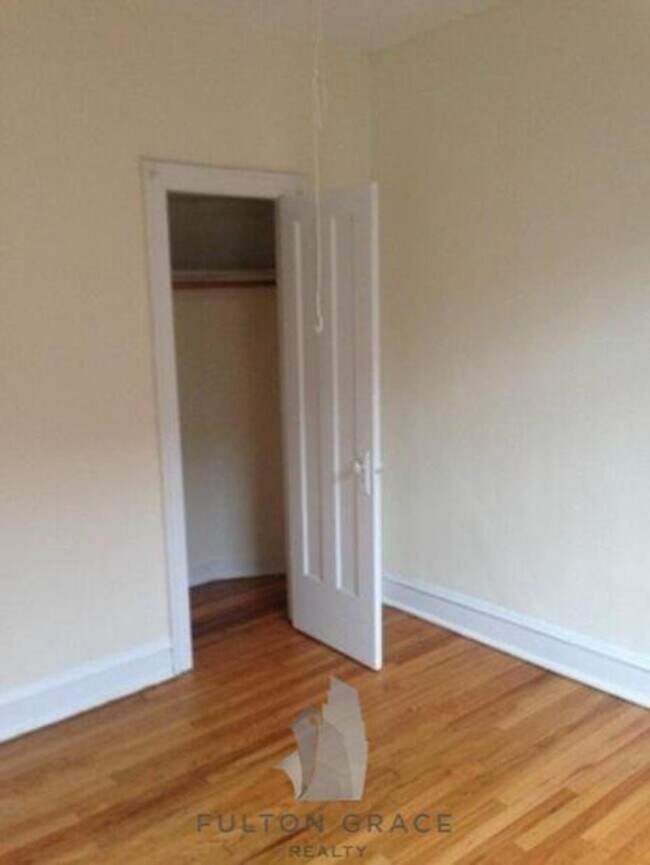 Foto del edificio - 2336 W Addison St