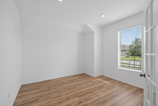 Foto del edificio - 9610 Sterling Arbor Dr